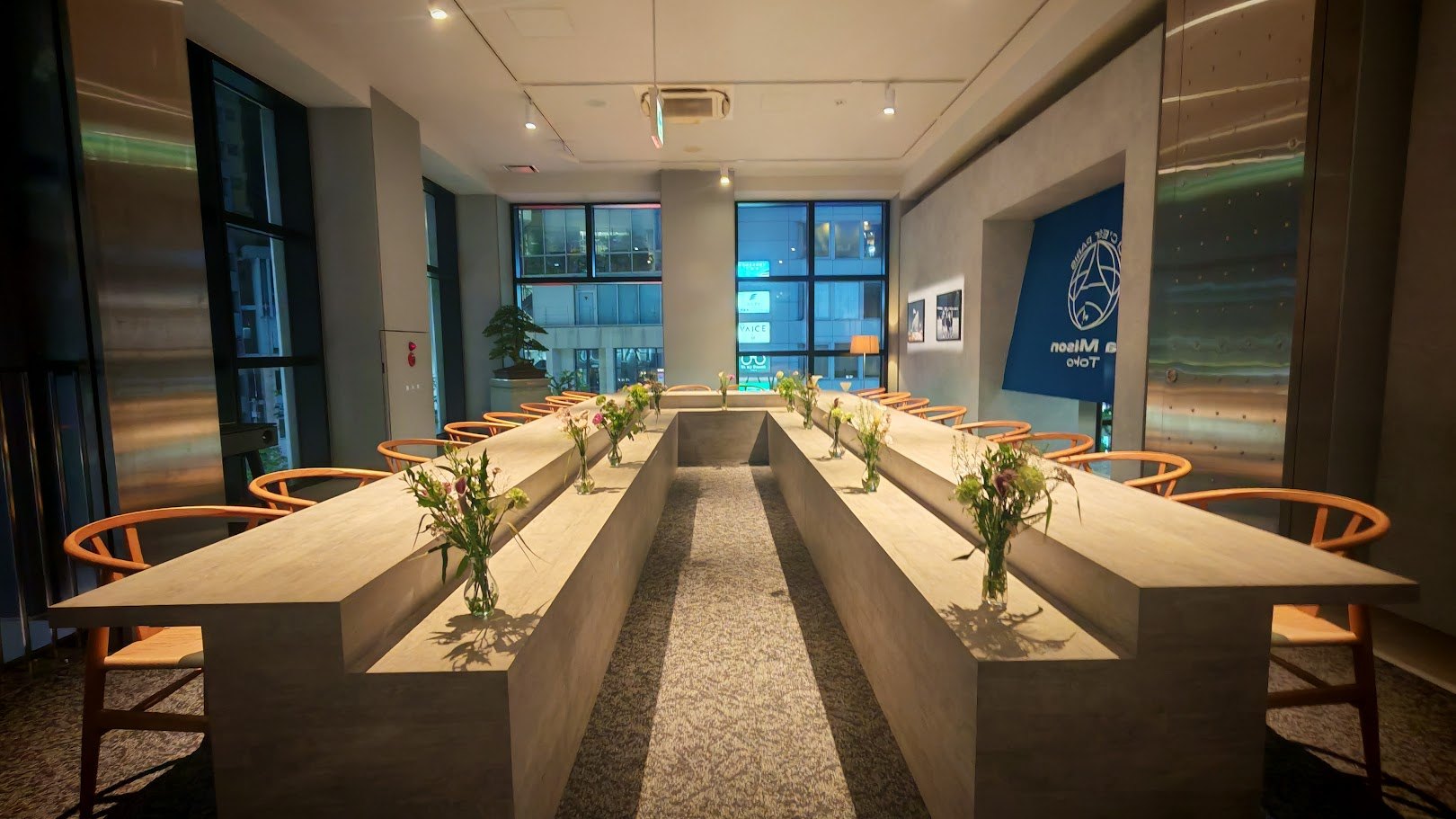 Maison Tokyo table presentation